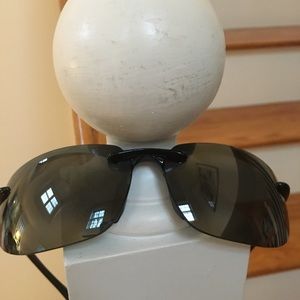 Like new. Never worn. Maui Jim Sport sunglasses.